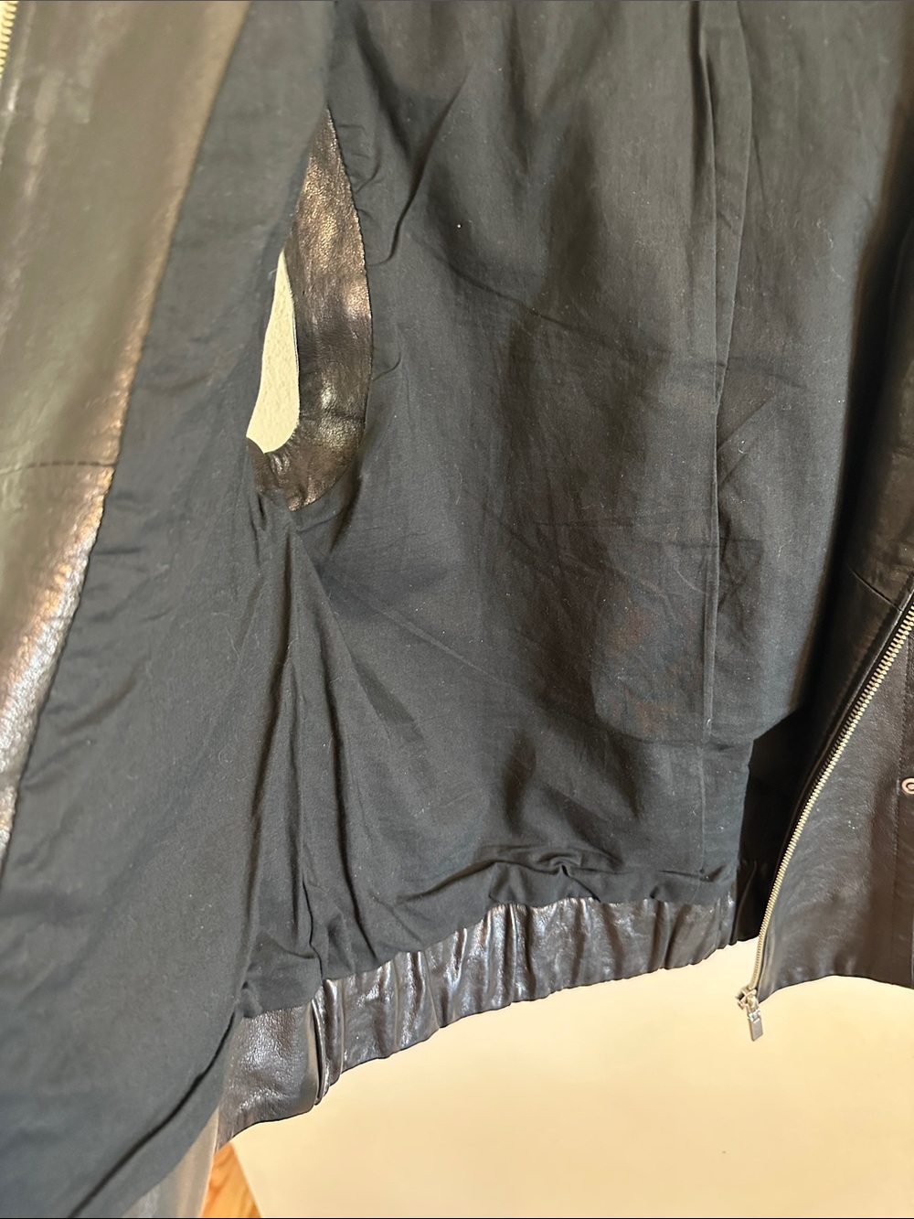 Stefanel leather vest size S. Hood with olive green lining.2010 - Picture 5 of 8